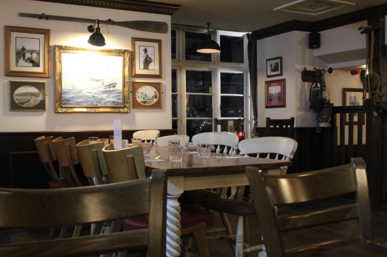 Bridport Arms Hotel ウェスト・ベイ エクステリア 写真