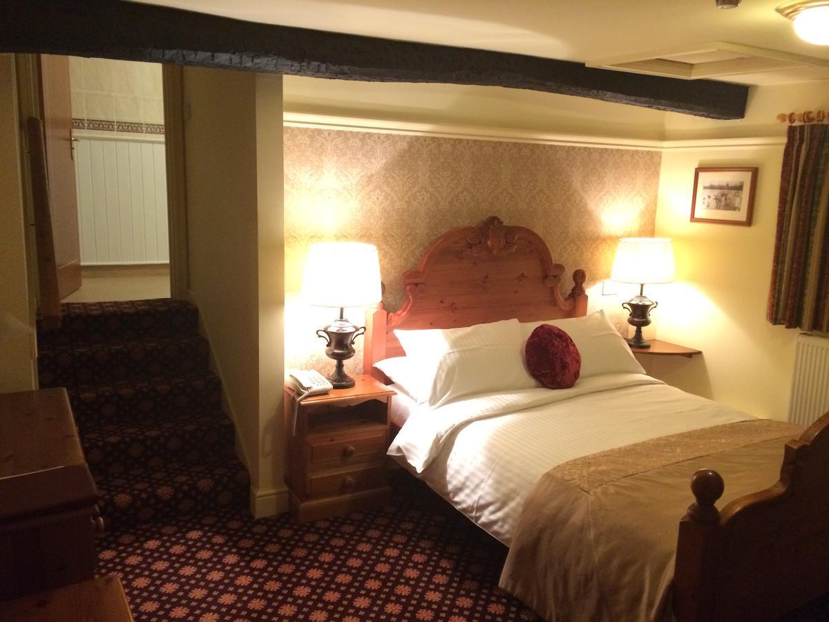 Bridport Arms Hotel ウェスト・ベイ エクステリア 写真