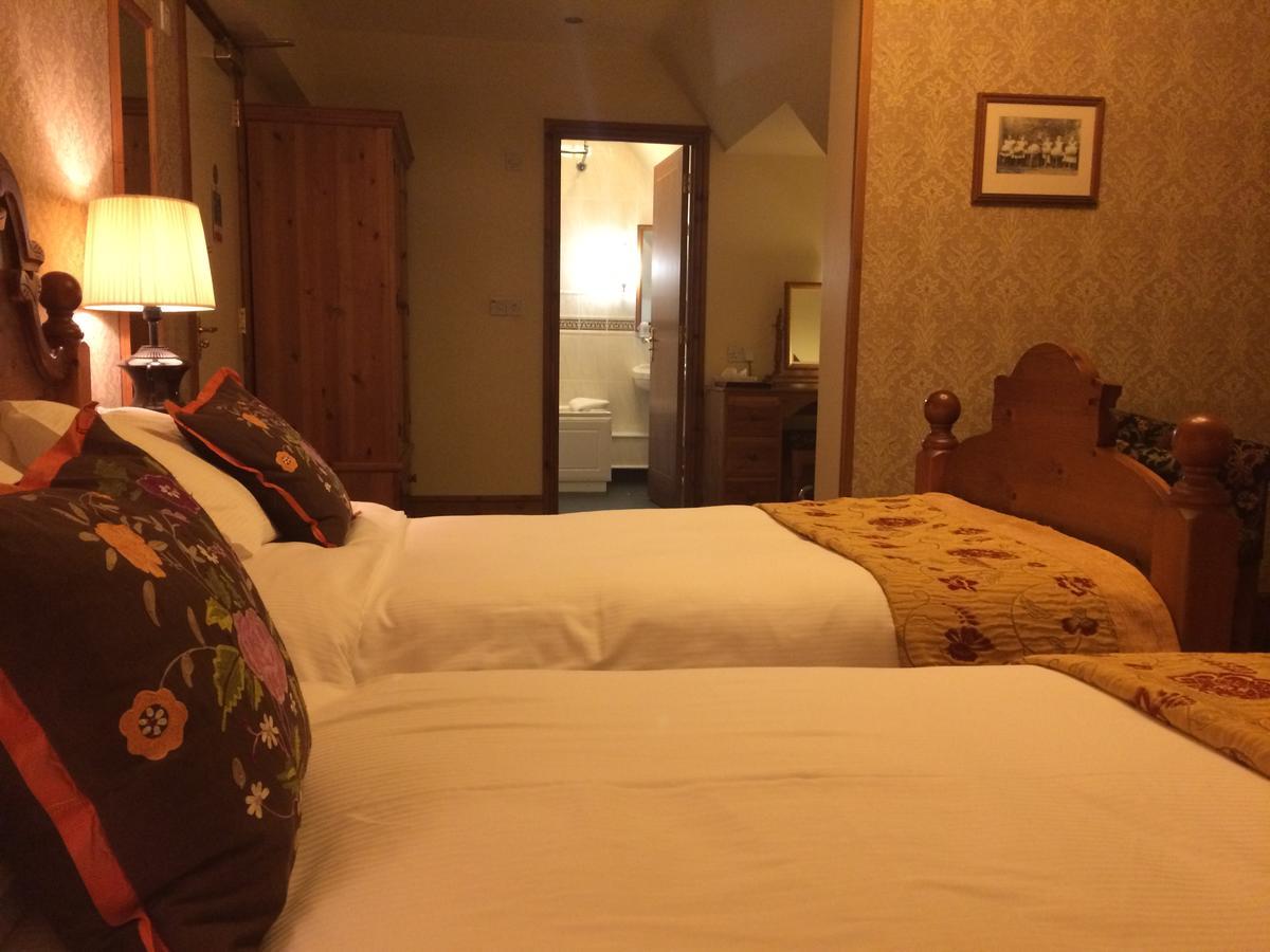 Bridport Arms Hotel ウェスト・ベイ エクステリア 写真