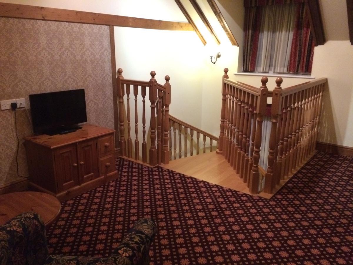 Bridport Arms Hotel ウェスト・ベイ エクステリア 写真