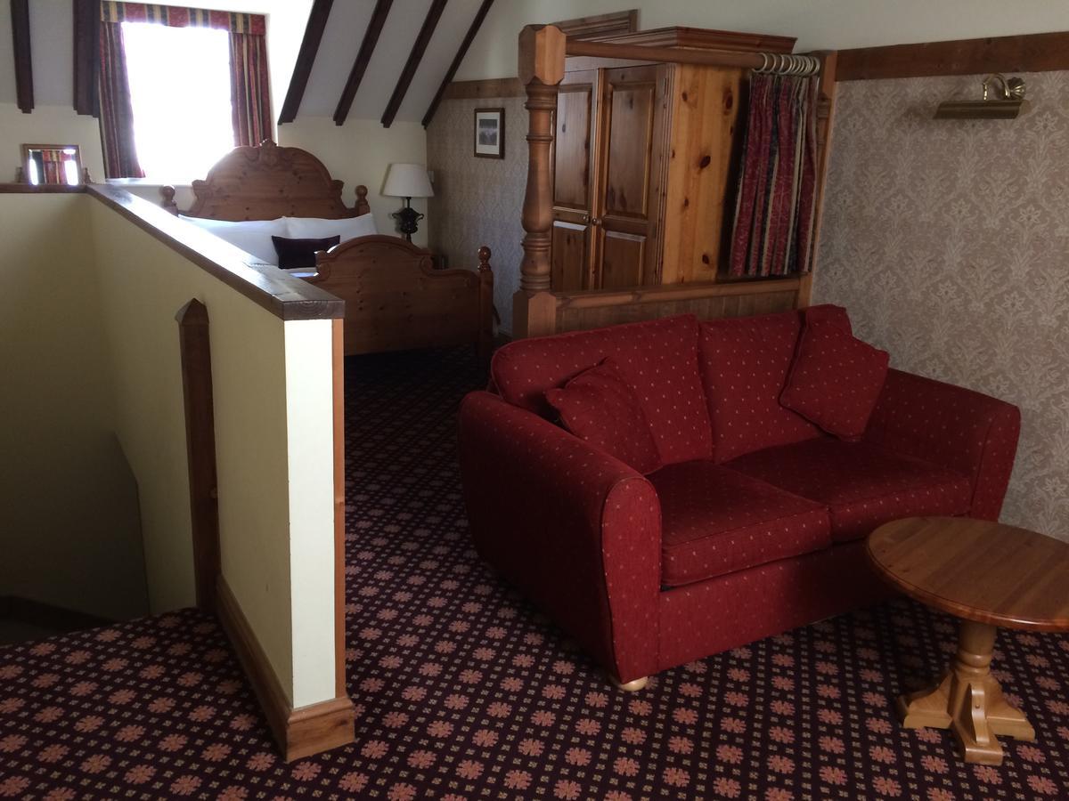 Bridport Arms Hotel ウェスト・ベイ エクステリア 写真
